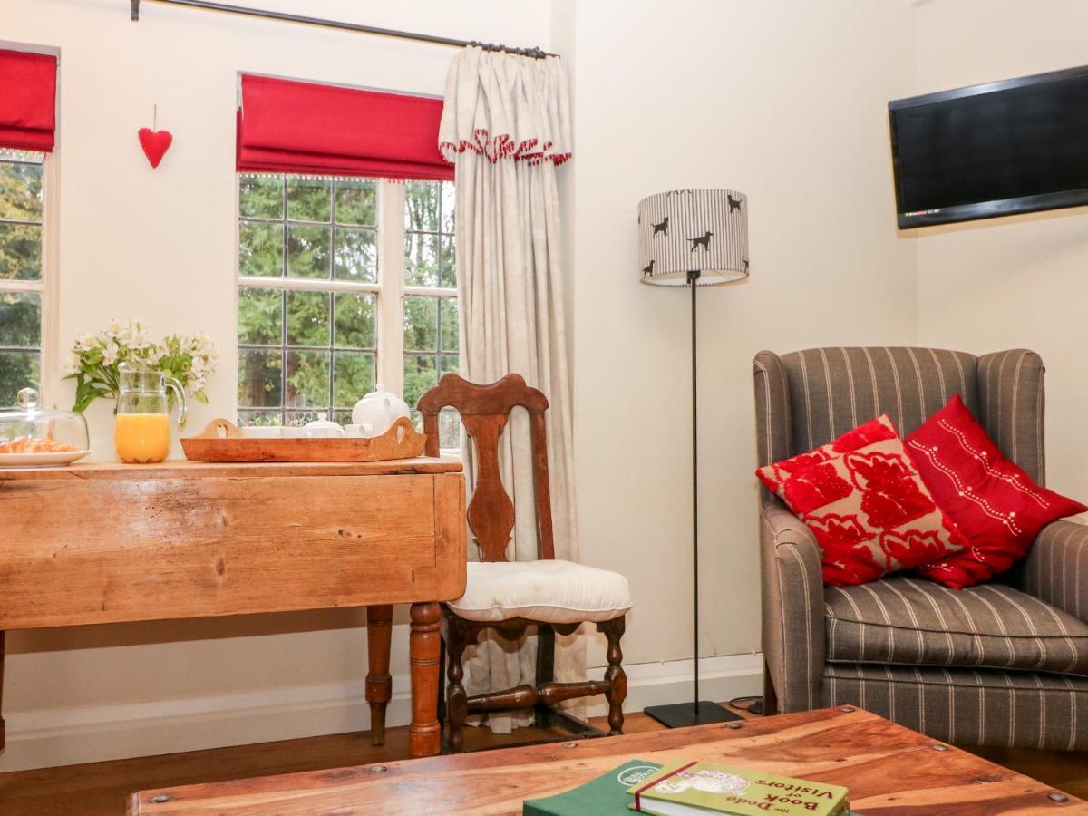 October Cottage Страуд Экстерьер фото